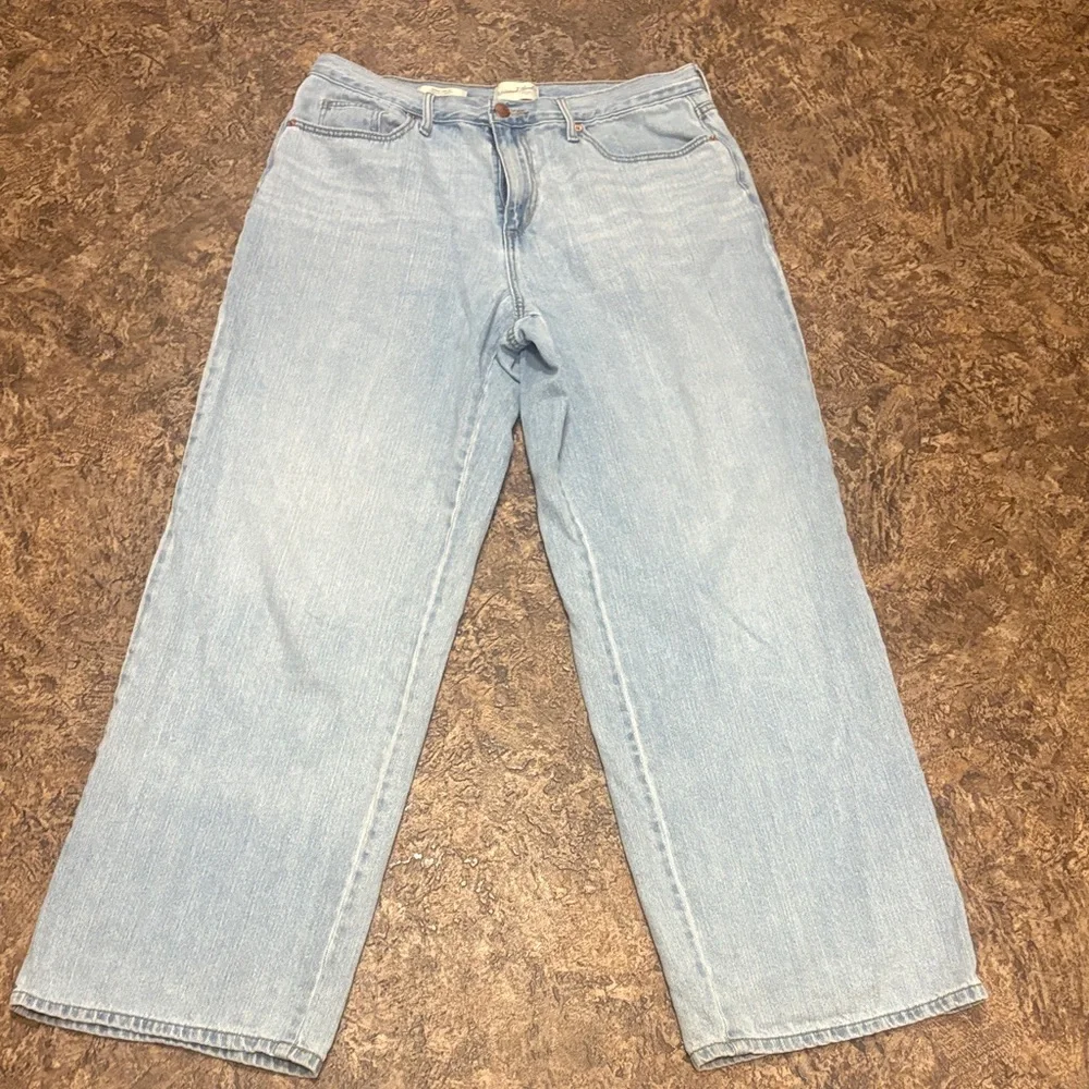 Universal Thread Lightweight Wide Leg denim 14 / 32L